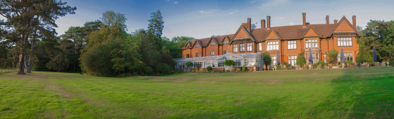 Stanhill Court Hotel, A Member Of Radisson Individuals Charlwood Eksteriør bilde